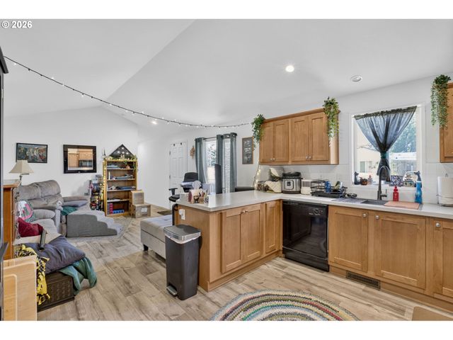 13531 CLAIRMONT Way, Oregon City, OR 97045