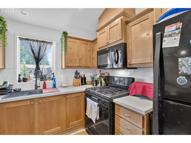 13531 CLAIRMONT Way, Oregon City, OR 97045