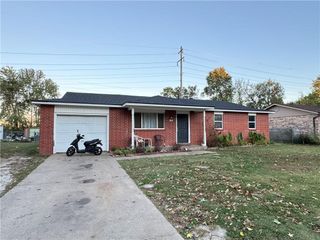 1107 White Road, Springdale, AR 72762