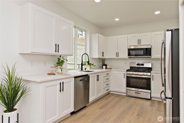 20208 90th Place S, Kent, WA 98031