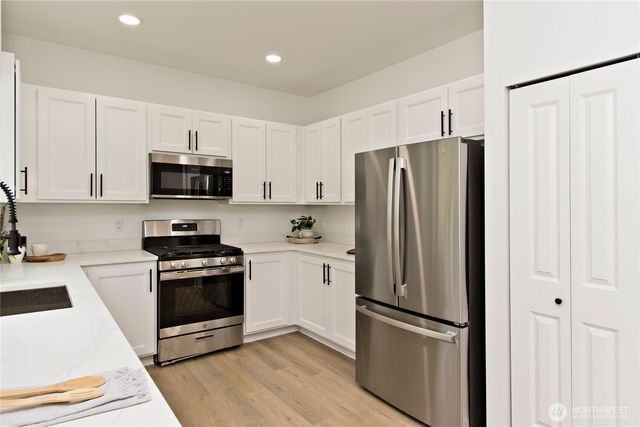 20208 90th Place S, Kent, WA 98031