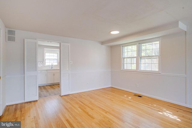 5611 CHELWYND RD, Halethorpe, MD 21227