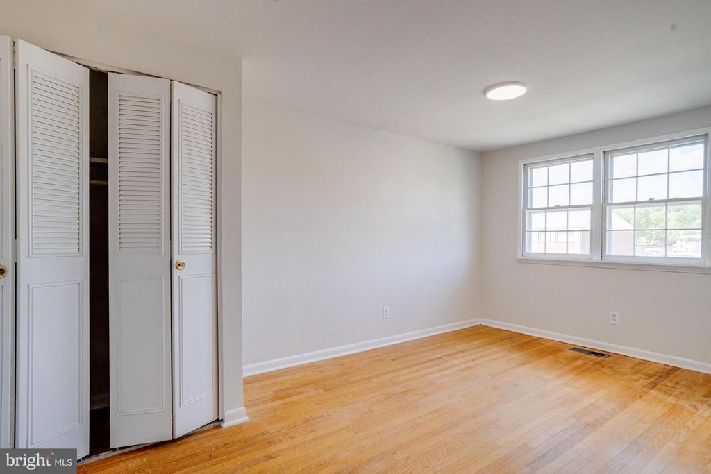 Image 28 of property listing at 5611 CHELWYND RD, Halethorpe, MD 21227
