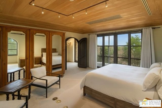 252 Ridge Road, Palm Springs, CA 92264