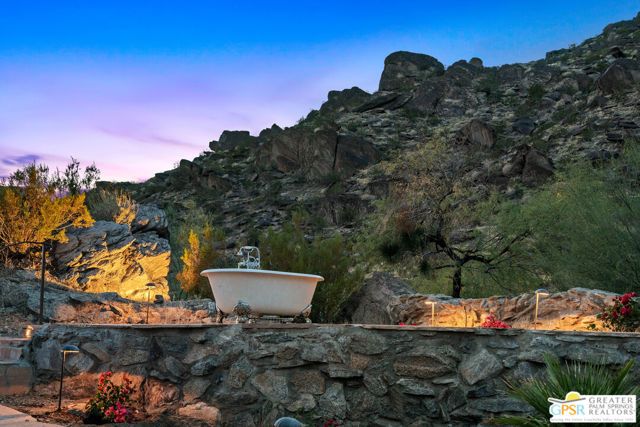 252 Ridge Road, Palm Springs, CA 92264