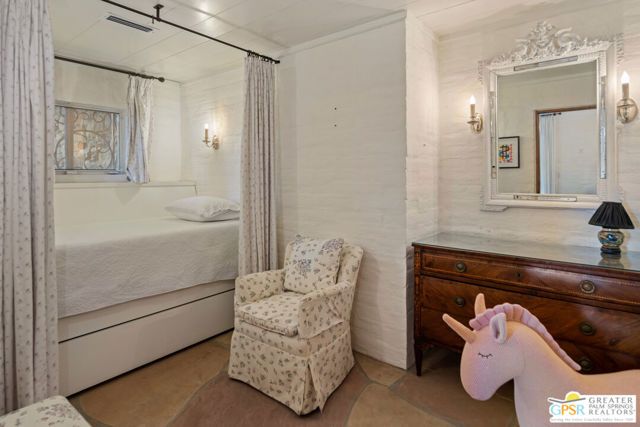 252 Ridge Road, Palm Springs, CA 92264