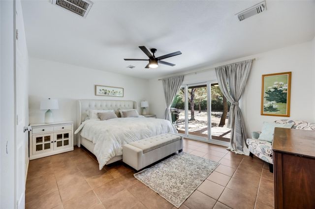 137 W Oak DR, Cedar Creek, TX 78612