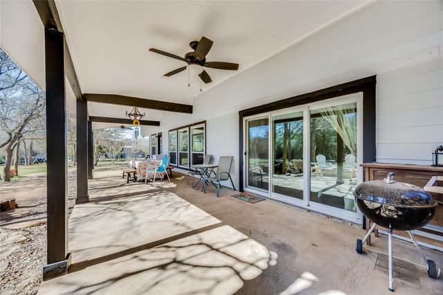 137 W Oak DR, Cedar Creek, TX 78612