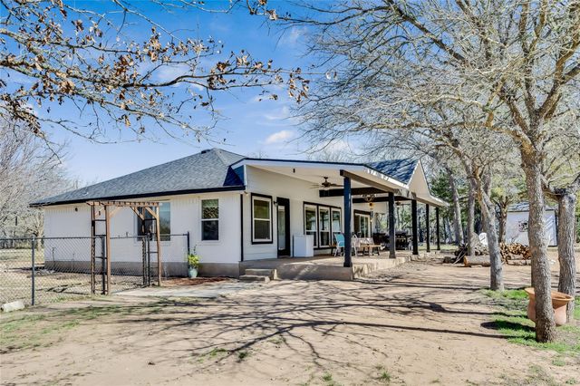 137 W Oak DR, Cedar Creek, TX 78612