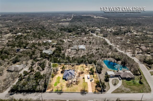 137 W Oak DR, Cedar Creek, TX 78612