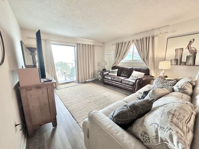 5801 Thomas Drive UNIT 305, Panama City Beach, FL 32408