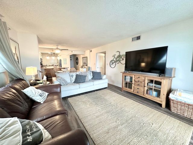 5801 Thomas Drive UNIT 305, Panama City Beach, FL 32408