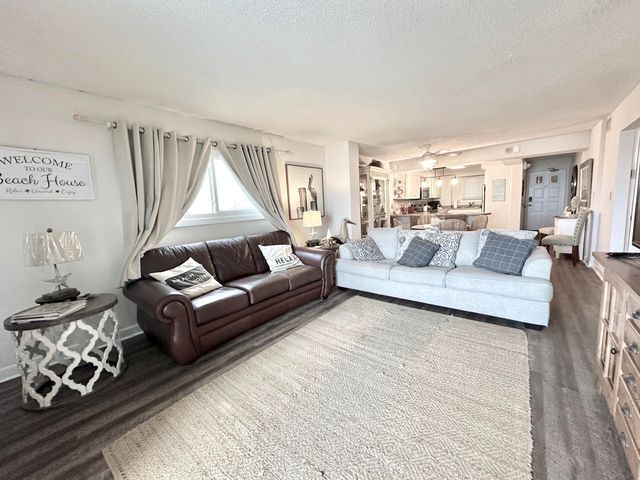 5801 Thomas Drive UNIT 305, Panama City Beach, FL 32408