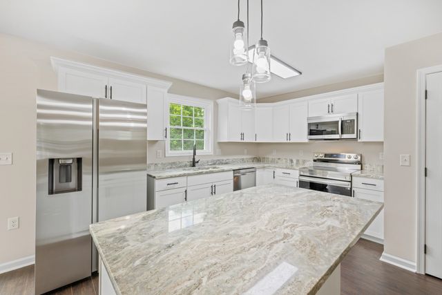 10 MCARTHUR ST, Staunton, VA 24401