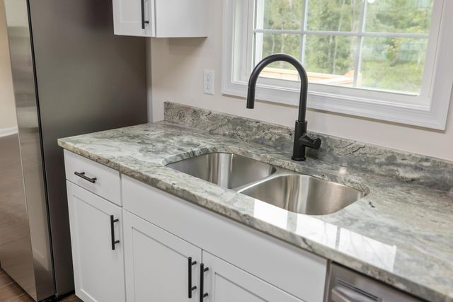 10 MCARTHUR ST, Staunton, VA 24401