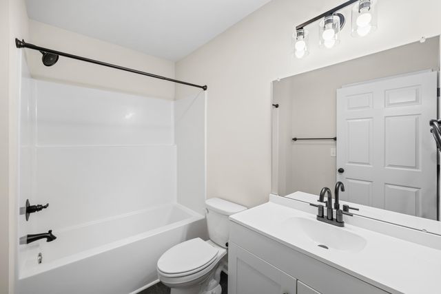 10 MCARTHUR ST, Staunton, VA 24401