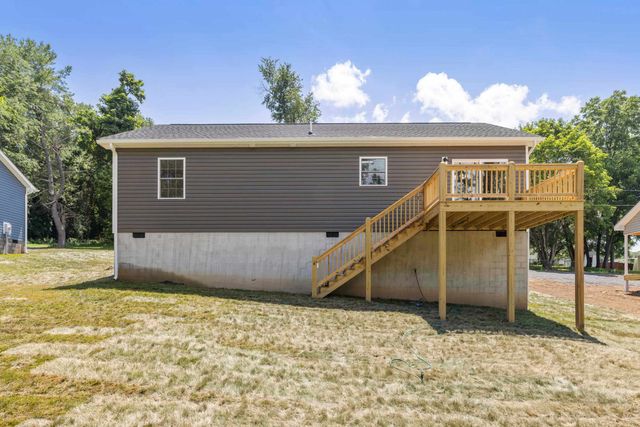 10 MCARTHUR ST, Staunton, VA 24401