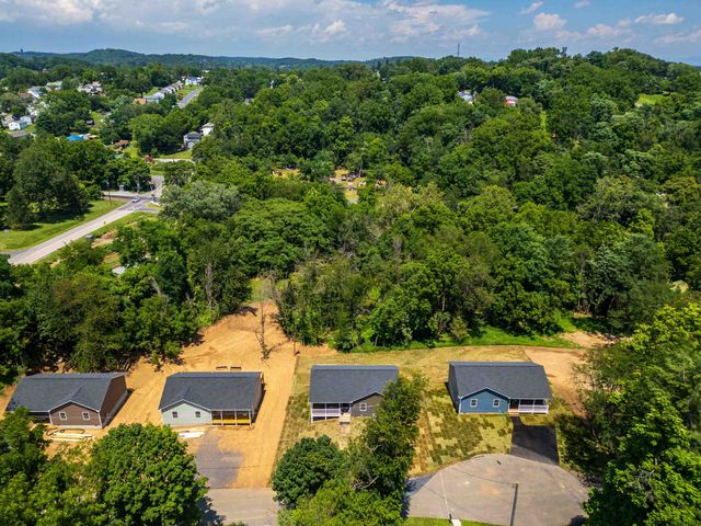 10 MCARTHUR ST, Staunton, VA 24401