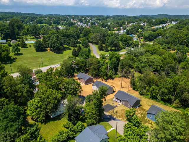 10 MCARTHUR ST, Staunton, VA 24401
