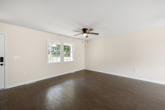 10 MCARTHUR ST, Staunton, VA 24401