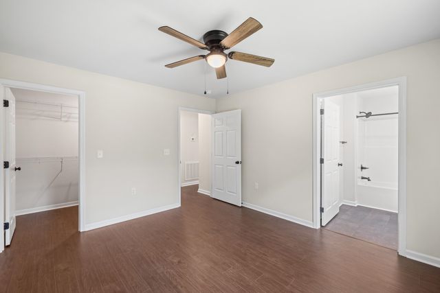 10 MCARTHUR ST, Staunton, VA 24401