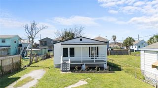 2207 Hollywood Avenue, Galveston, TX 77551
