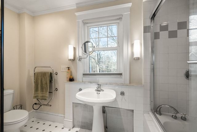 193 Garden St, Needham, MA 02492