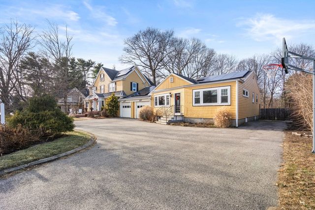 193 Garden St, Needham, MA 02492