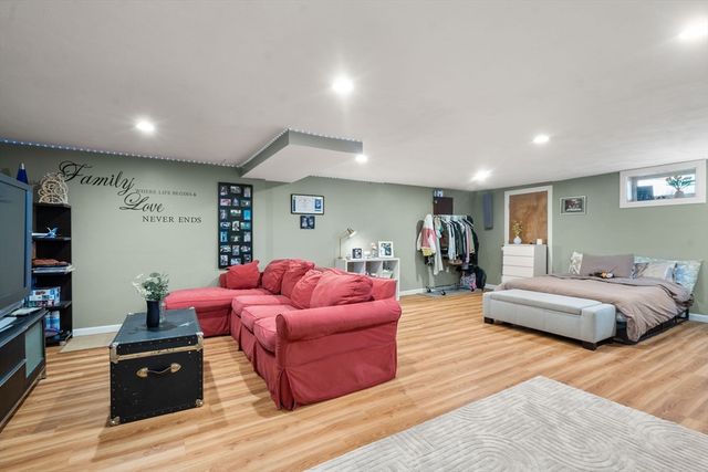 193 Garden St, Needham, MA 02492