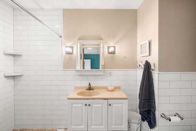 193 Garden St, Needham, MA 02492