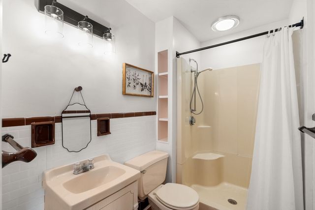 193 Garden St, Needham, MA 02492