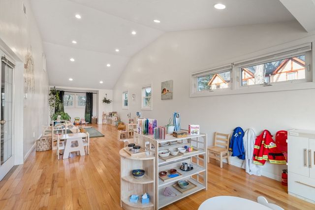 193 Garden St, Needham, MA 02492