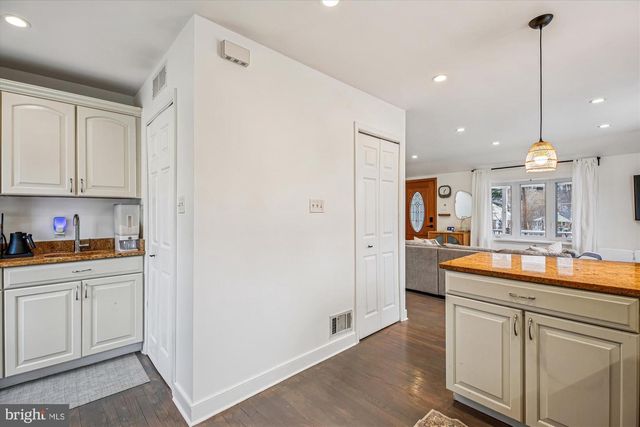 4403 BAYNE ST, Rockville, MD 20853