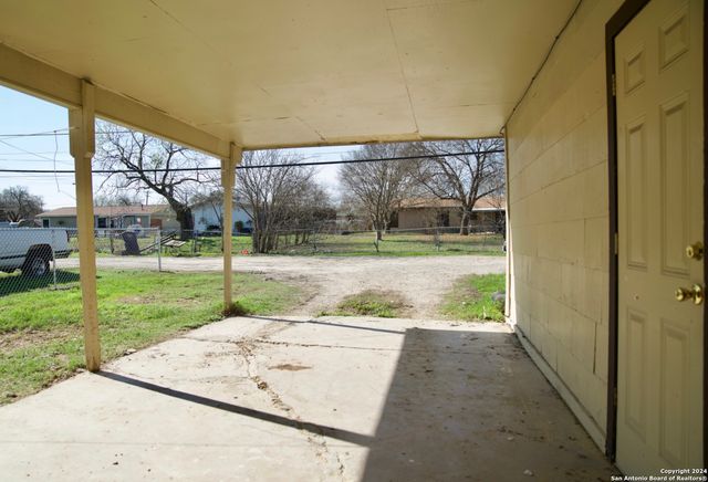 211 WESTOAK RD, San Antonio, TX 78227