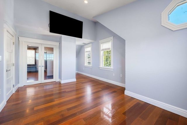 76 Taft Ave, Newton, MA 02465