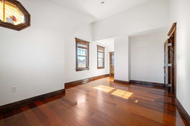 76 Taft Ave, Newton, MA 02465