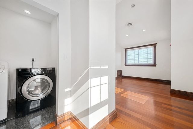 76 Taft Ave, Newton, MA 02465