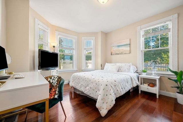 76 Taft Ave, Newton, MA 02465