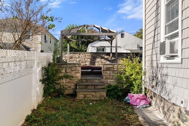 76 Taft Ave, Newton, MA 02465