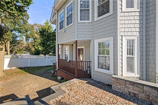 76 Taft Ave, Newton, MA 02465