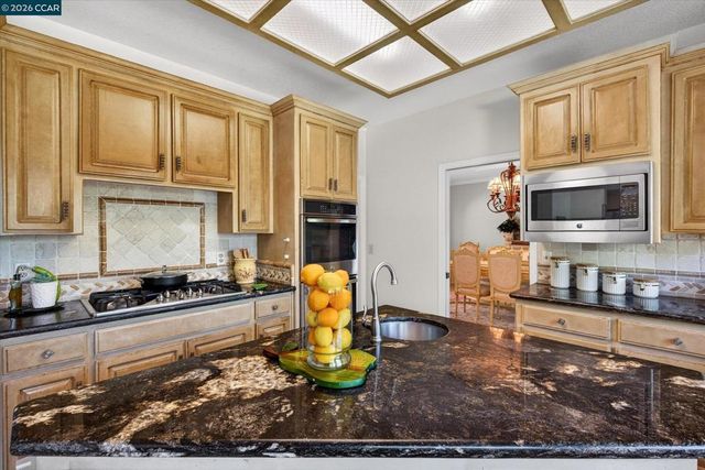 5303 Blackhawk Dr, Danville, CA 94506