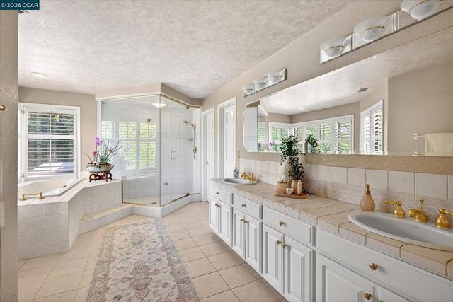5303 Blackhawk Dr, Danville, CA 94506