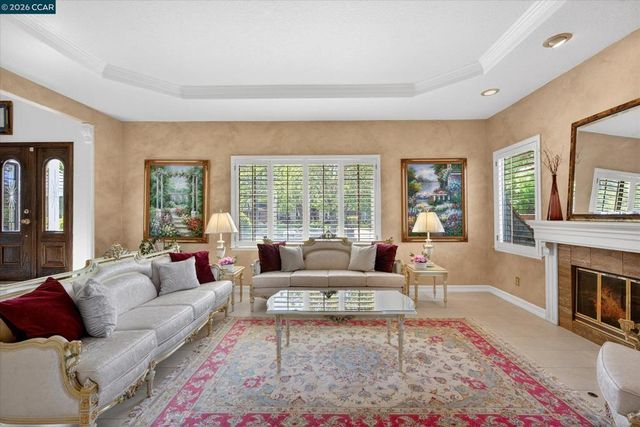 5303 Blackhawk Dr, Danville, CA 94506
