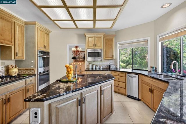 5303 Blackhawk Dr, Danville, CA 94506