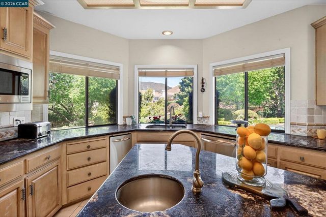 5303 Blackhawk Dr, Danville, CA 94506