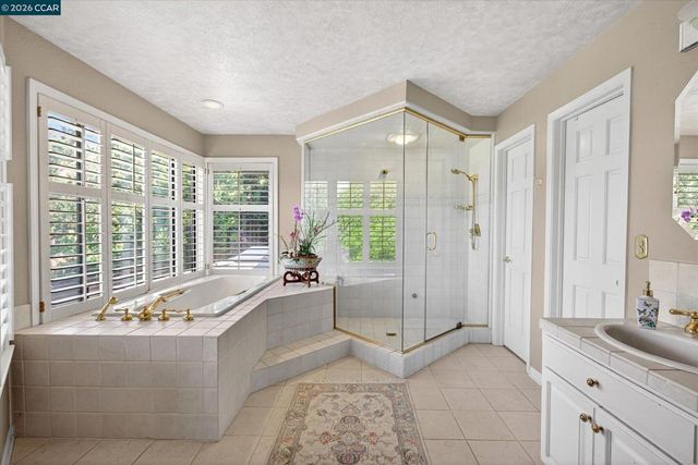 5303 Blackhawk Dr, Danville, CA 94506