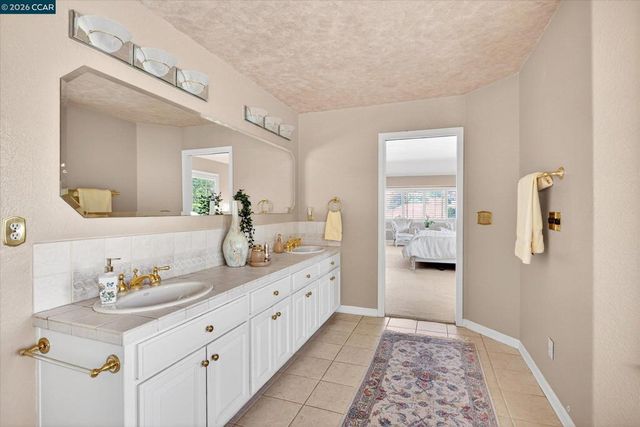 5303 Blackhawk Dr, Danville, CA 94506