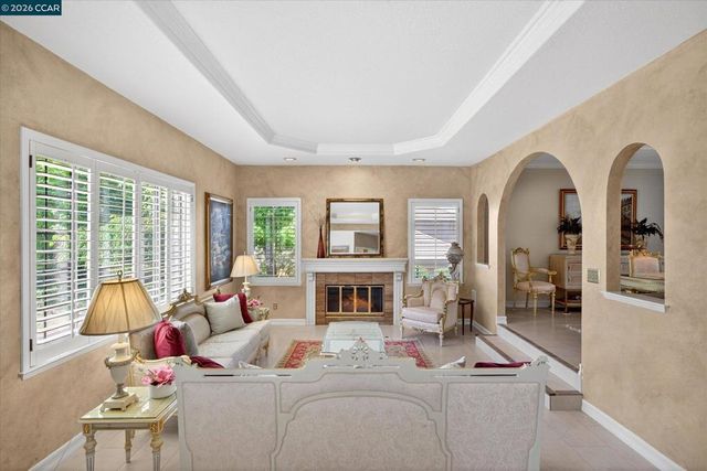 5303 Blackhawk Dr, Danville, CA 94506