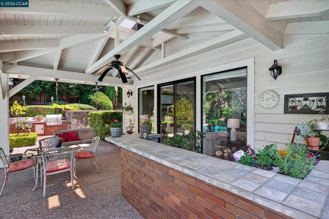 5303 Blackhawk Dr, Danville, CA 94506