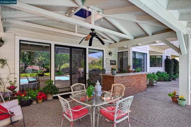 5303 Blackhawk Dr, Danville, CA 94506